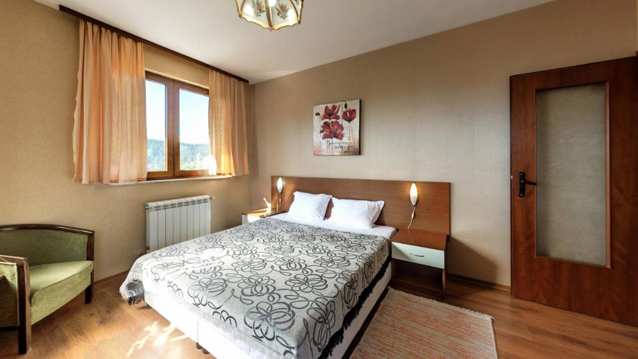 Family Hotel Emaly 1 Bankya Buitenkant foto