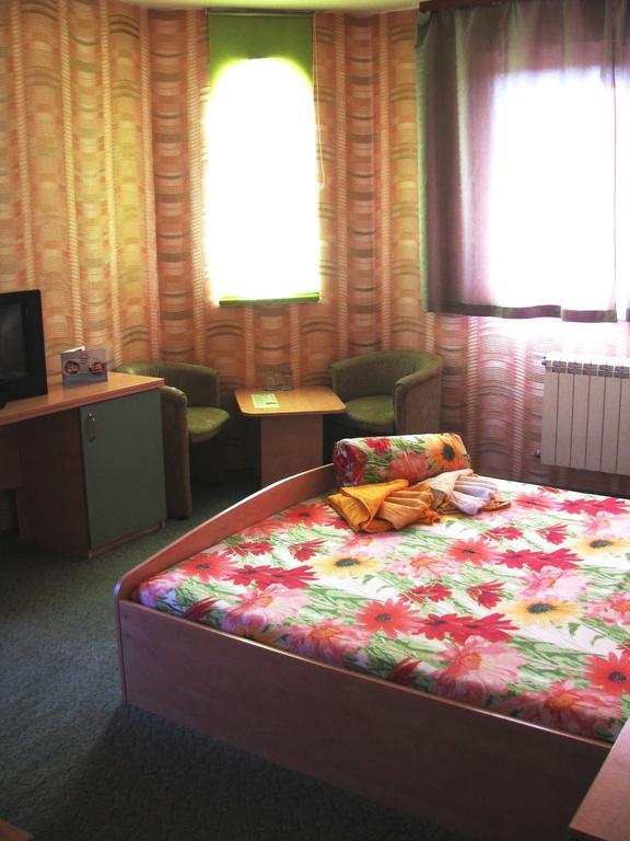 Family Hotel Emaly 1 Bankya Kamer foto
