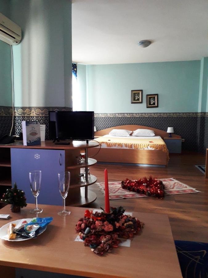 Family Hotel Emaly 1 Bankya Buitenkant foto