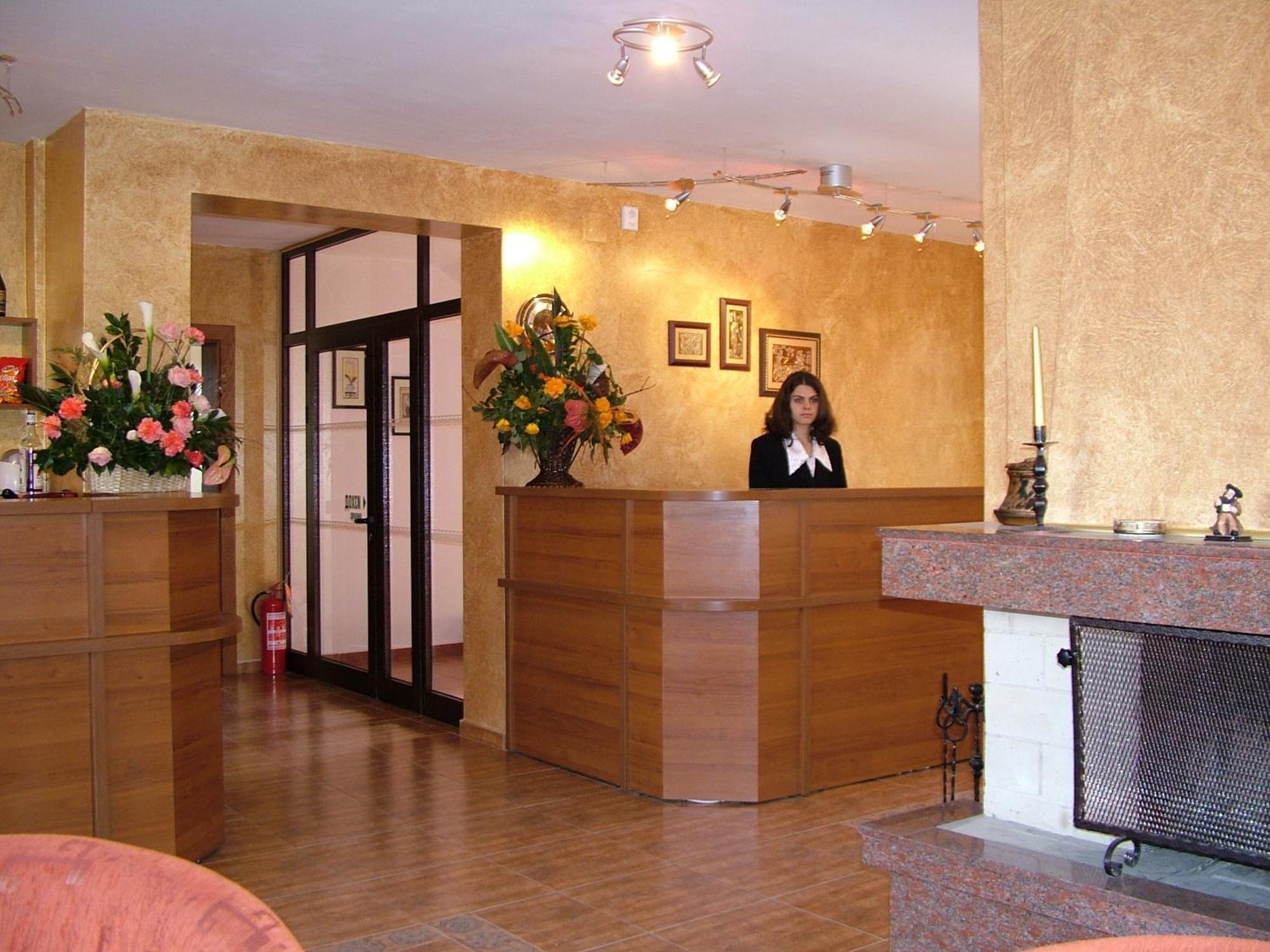 Family Hotel Emaly 1 Bankya Buitenkant foto