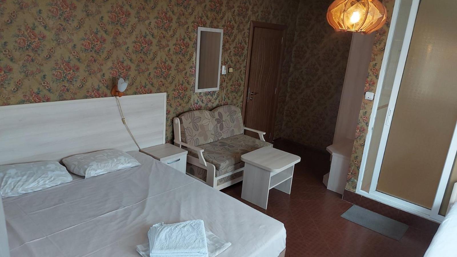 Family Hotel Emaly 1 Bankya Buitenkant foto