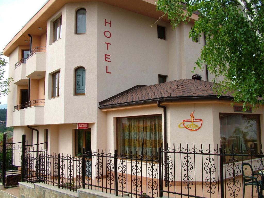 Family Hotel Emaly 1 Bankya Buitenkant foto